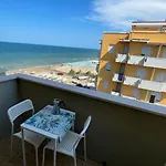 Mare E Sole Z Basenem I Przy Plazy