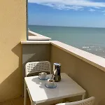 Mare E Sole Z Basenem I Przy Plazy Marotta