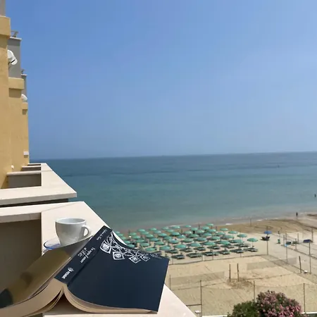 Mare E Sole Z Basenem I Przy Plazy Daire *