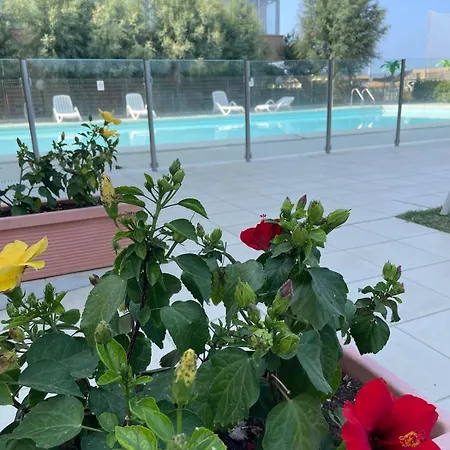 Mare E Sole Z Basenem I Przy Plazy *