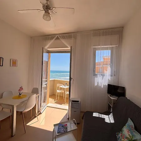Mare E Sole Z Basenem I Przy Plazy Daire