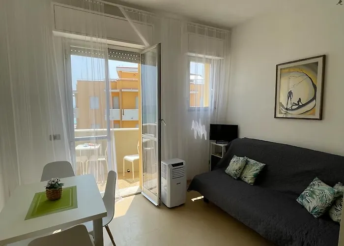 Mare E Sole Z Basenem I Przy Plazy Apartment